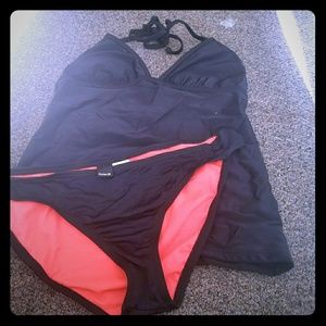 Hurley Women's 2-piece Swimsuit, sz.M/L $45